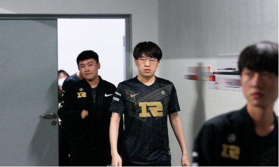 足球近年来 足球近年来