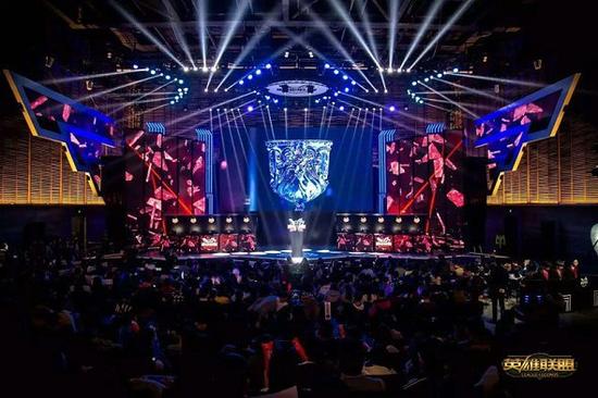 齐了前锋和 齐了前锋和